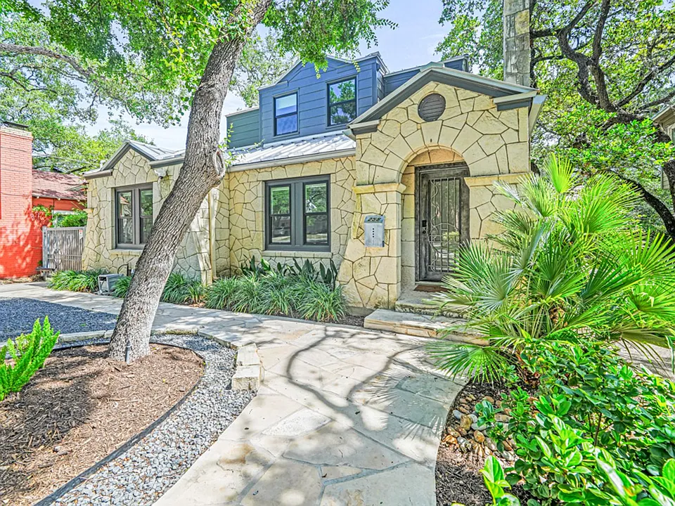 258 Tuxedo Ave