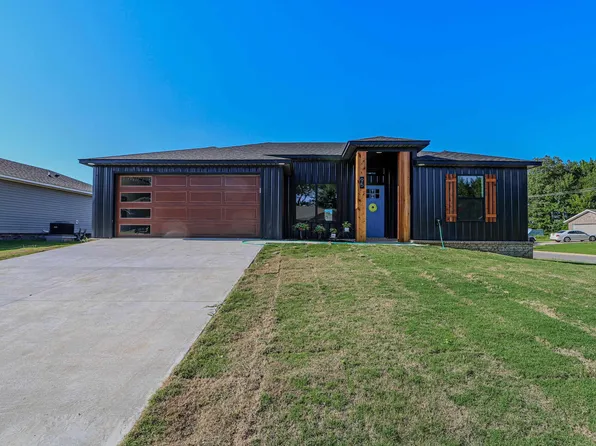 95 Formon Dr, Paragould, AR 72450