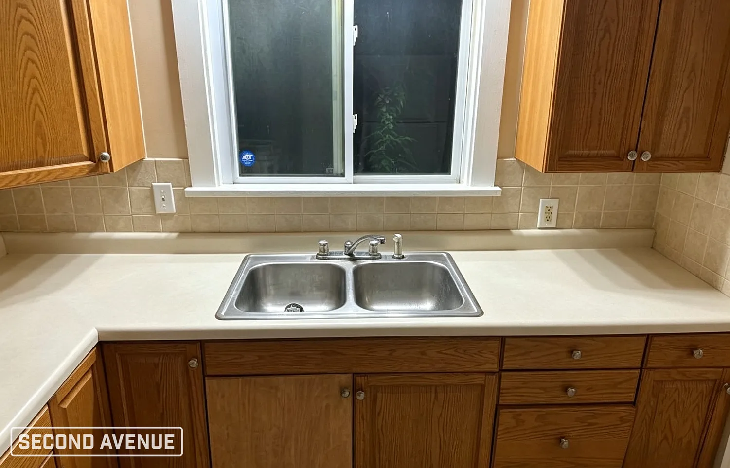 3 bed, 1.0 bath, 1144 sqft, $1,295 — Photo 4