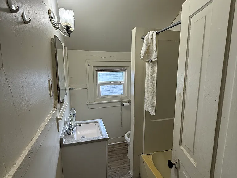 611 W North St #2 — Photo 6