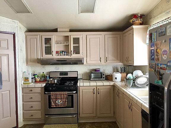 5th image of 35 Leisure Park Cir