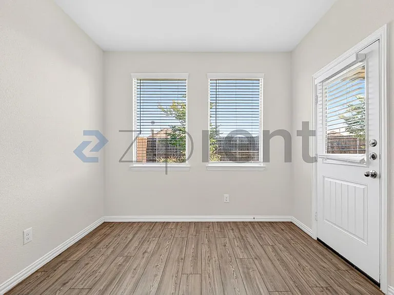 2130 Clarion Dr — Photo 12