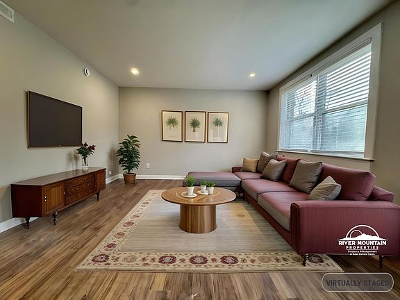 3rd image of 1003 Giles Rd APT A