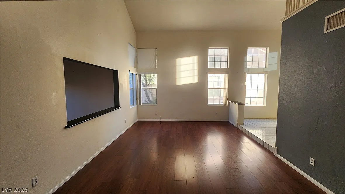4 bed, 3.0 bath, 2065 sqft, $2,395 — Photo 3