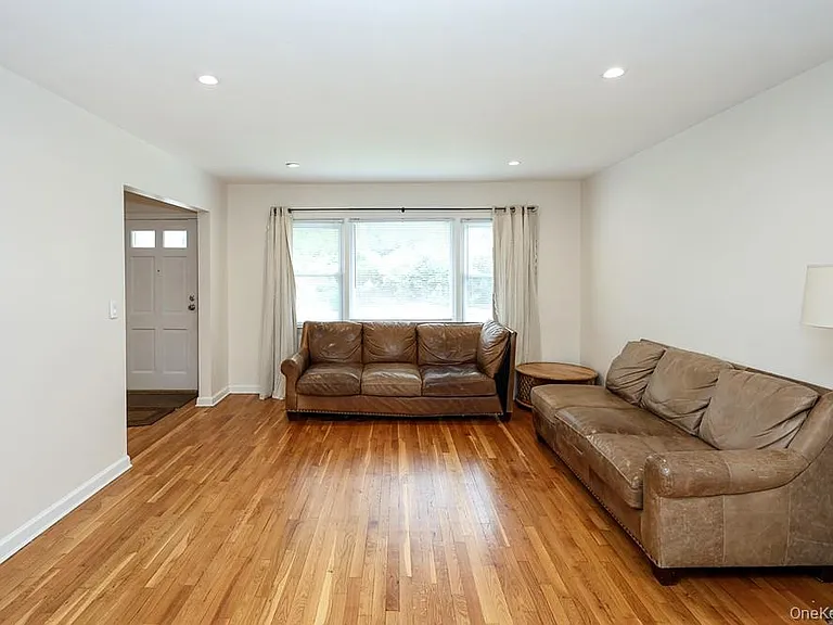 242 Clinton Rd — Photo 7