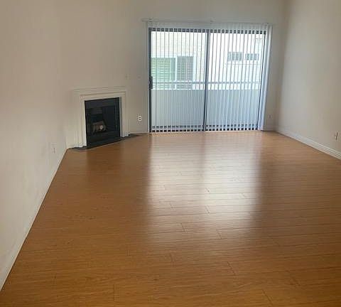 2nd image of 1931 Overland Ave APT 202