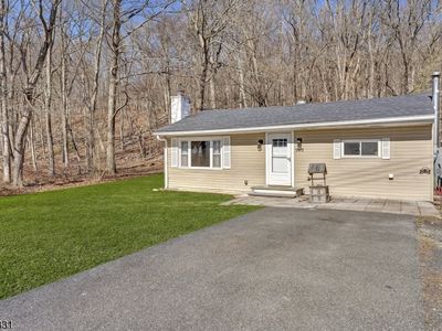 922 Plymouth Lake Drive, Newton, NJ, 07860