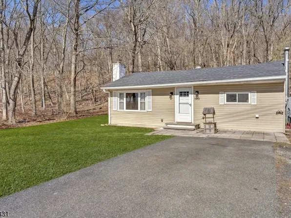 922 Plymouth Lake Drive, Stillwater Twp., NJ 07860