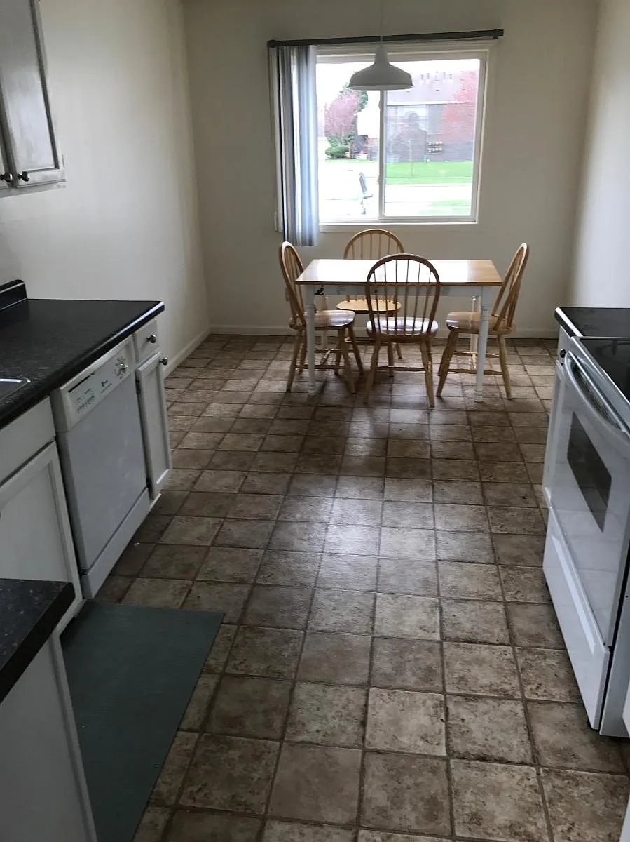 Kitchen dining - Flynn Ln