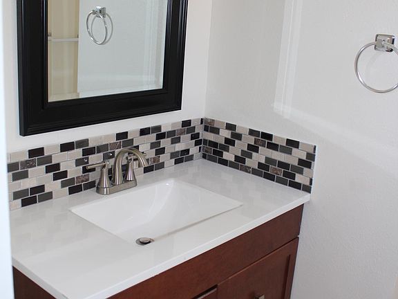 5th image of 3439 Marmion Way #1/2
