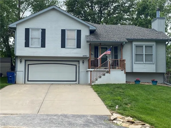 14967 Forest View Dr, Bonner Springs, KS 66012