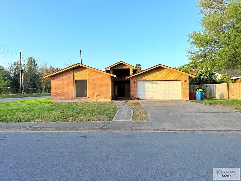 198 Sugar Tree Ln — Photo 2