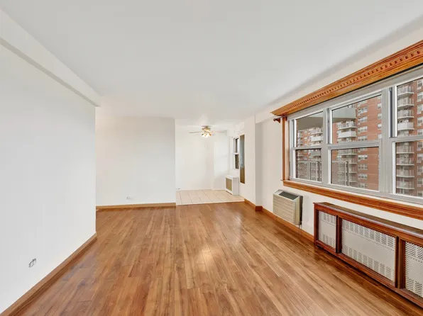 2483 West 16th Street 10K image 2 of 13