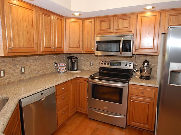 4th image of 10235 Braemar Dr
