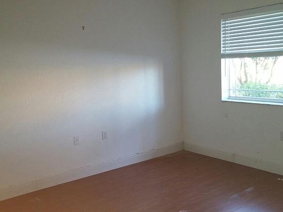 5th image of 241 SW Palm Dr APT 108
