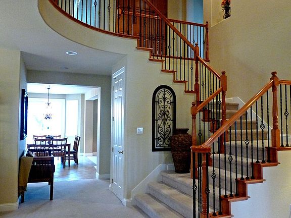 4th image of 408 Baslow Ct