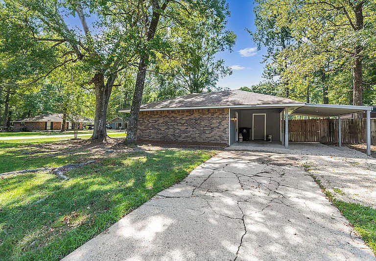 16944 Kenton Ave — Photo 2