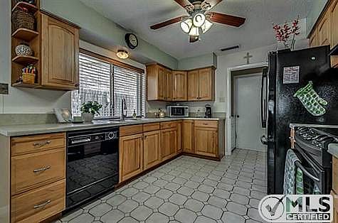 5th image of 612 Cypress Cir