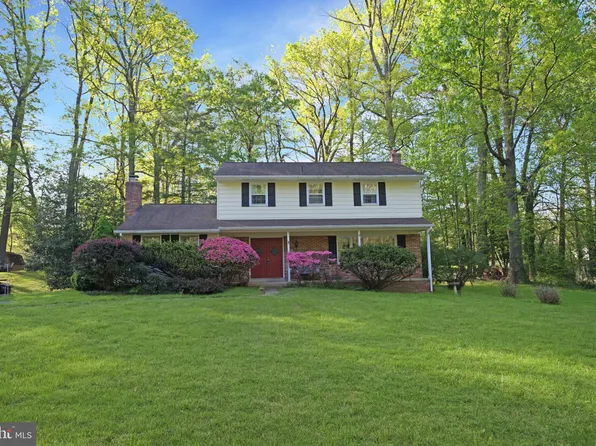 12009 Vale Rd, Oakton, VA 22124