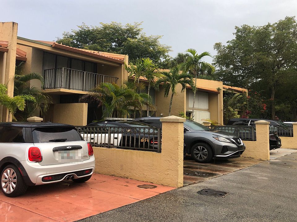 2nd image of 8811 Gatehouse Rd APT 5