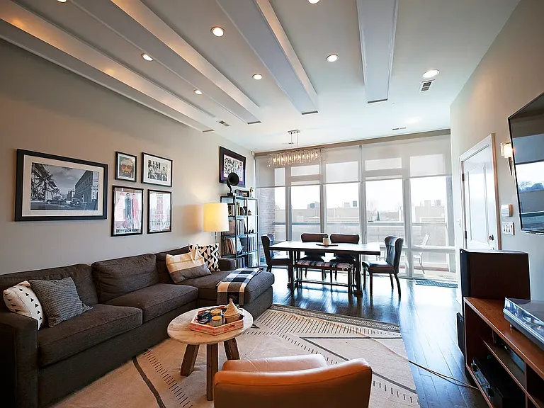 1722 W Belmont Ave #3 — Photo 1