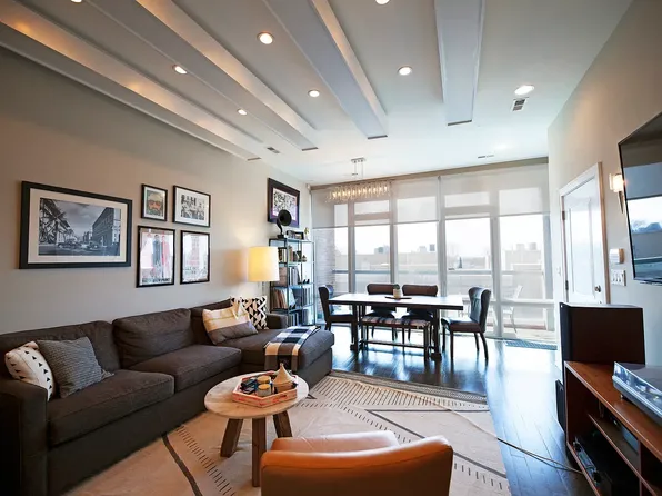 1722 W Belmont Ave APT 3, Chicago, IL 60657
