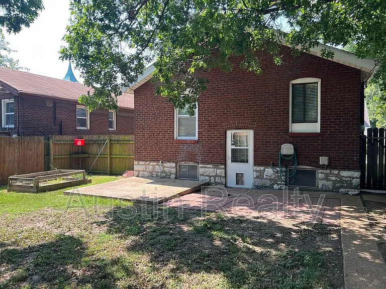 6565 Arsenal St — Photo 14