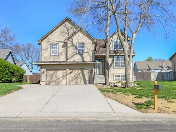 2022 Grove Cir, Independence, MO 64058