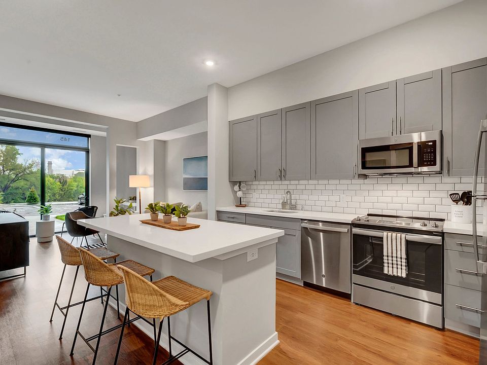 1st image of 380 Randolph Ave #10507394