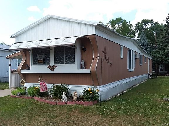 3rd image of 120 Carefree Ln