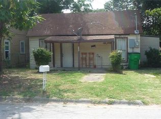 929 N Taylor St, Gainesville, TX 76240