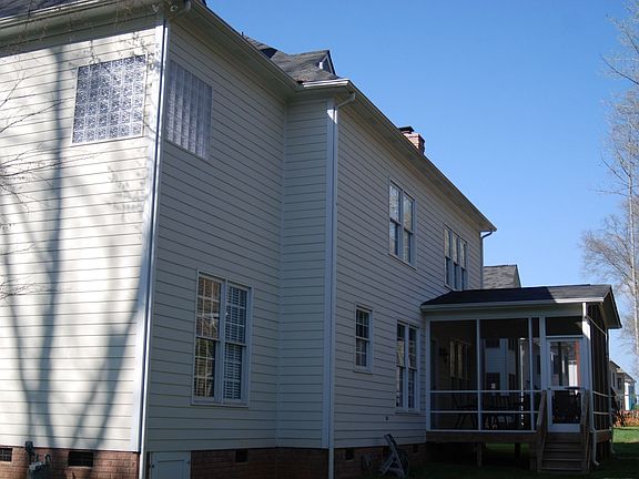 2nd image of 423 Belvedere Ln