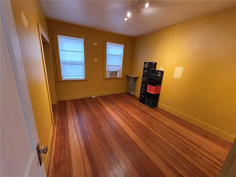 370 Academy Ave #1 — Photo 11