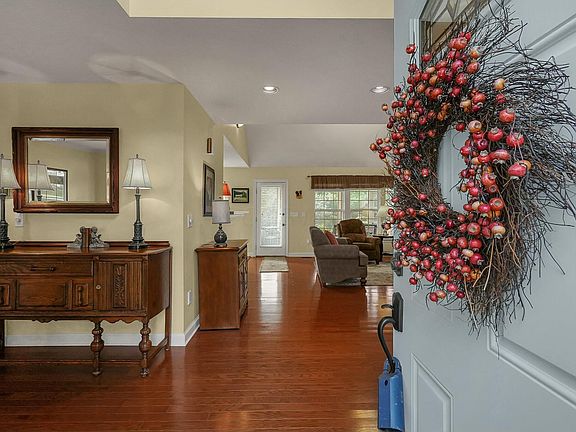 4th image of 115 Mackenzie Dr