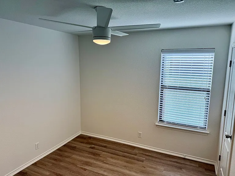 240 New Country Rd — Photo 11