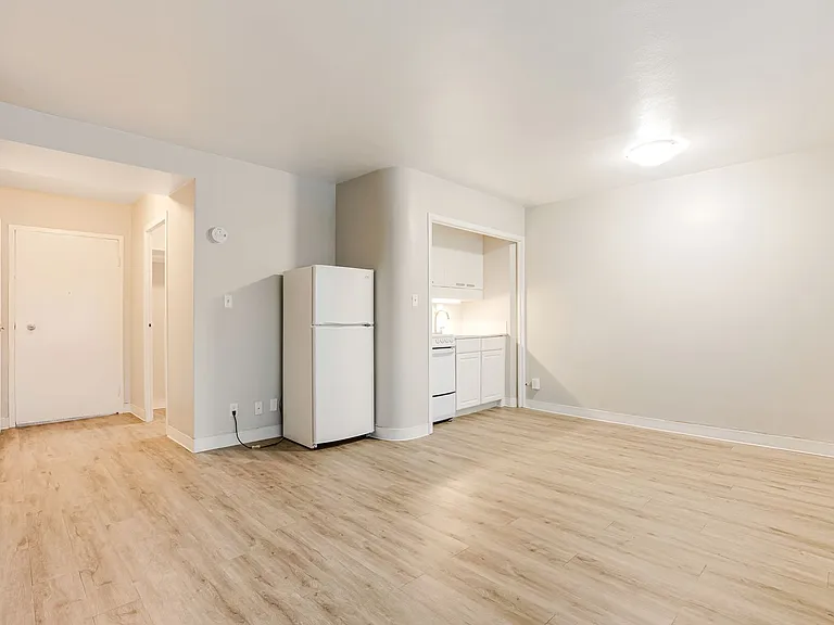 The Lee Apartments — Photo 4