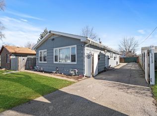1413 Brentwood Dr, Round Lake Beach, IL 60073