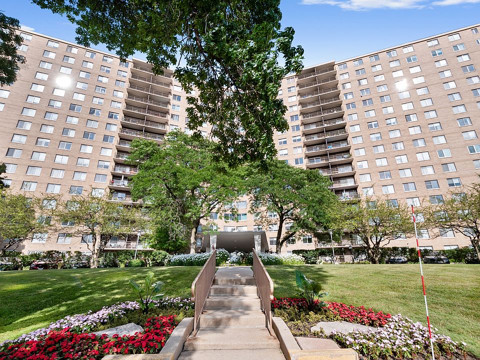 1st image of 7033 N Kedzie Ave APT 404