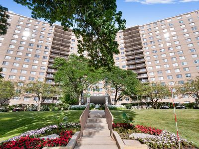 7033 N Kedzie Ave APT 404, Chicago, IL, 60645