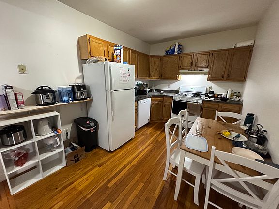 5th image of 23 Egremont Rd APT 2