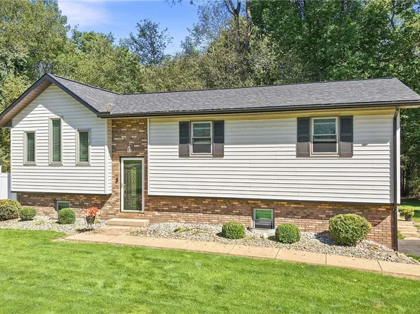 725 Niagara Trl, Mercer, PA 16137