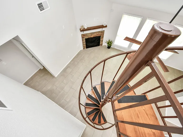 17011 Dusty Mill Dr W — Photo 26