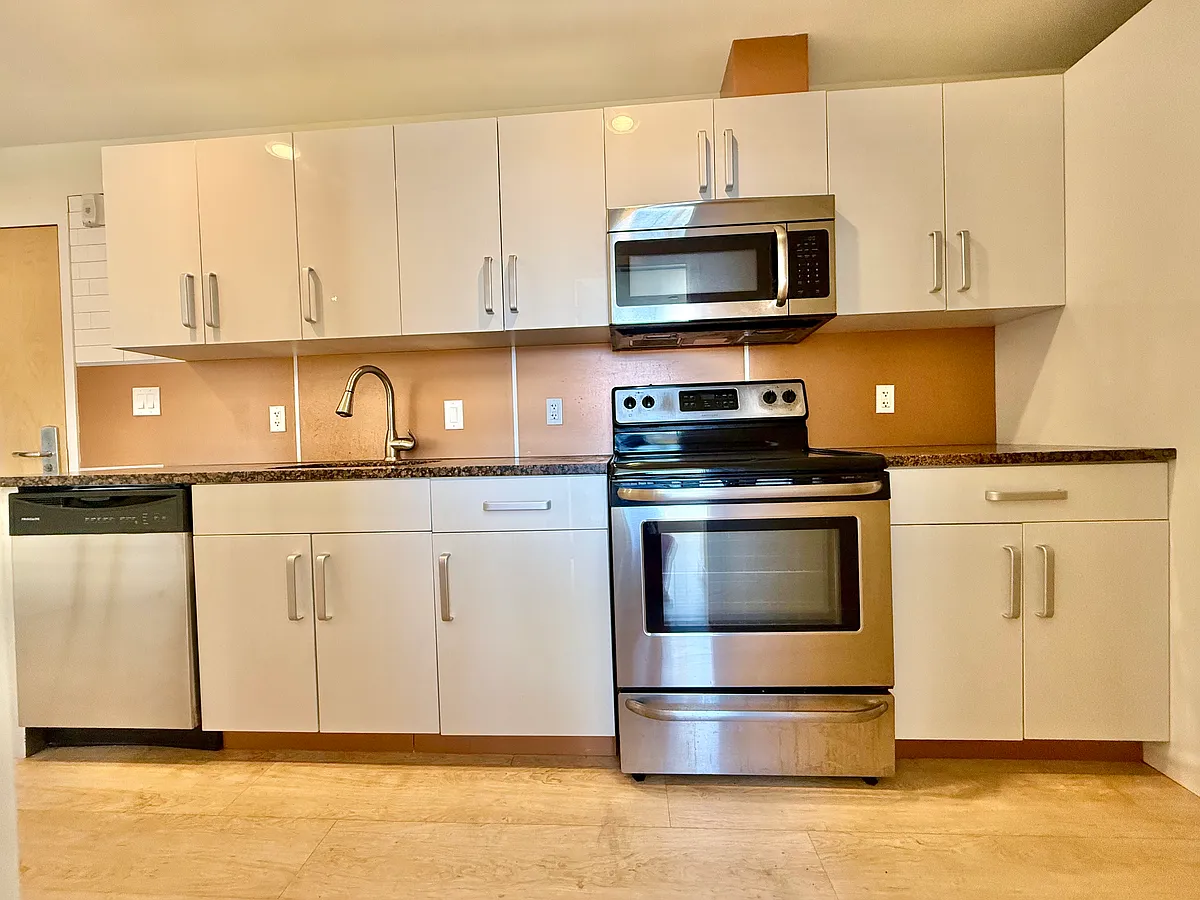Building Photo - 249 S 49th St #2O7