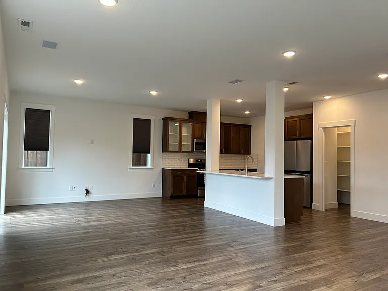 18222 SW Silvertip St #1 — Photo 9
