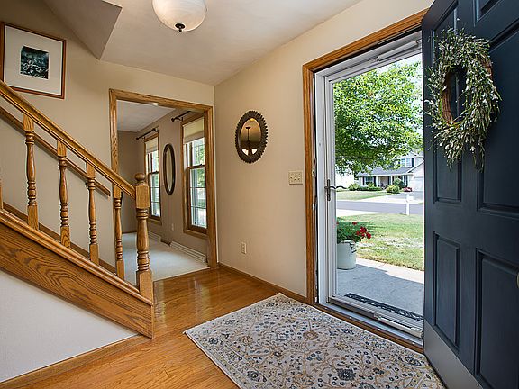 3rd image of 2172 W Prairie Creek Dr