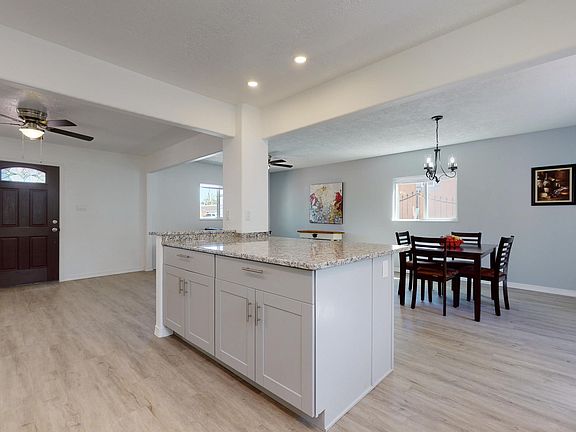 3rd image of 9308 Arvilla Ave NE