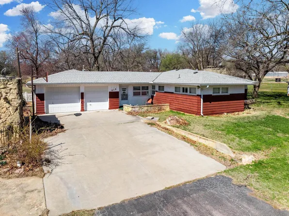 419 S Howard St, Arlington, KS 67514