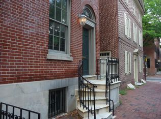 305 Pine St #2R, Philadelphia, PA 19106