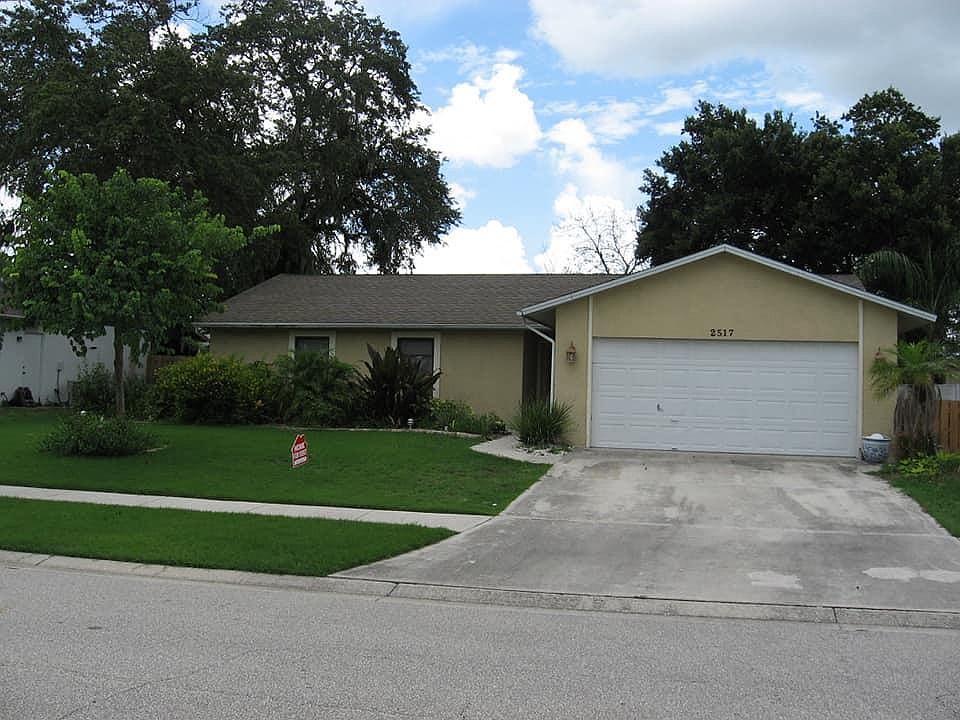 2nd image of 2517 W Burr Oak Ct