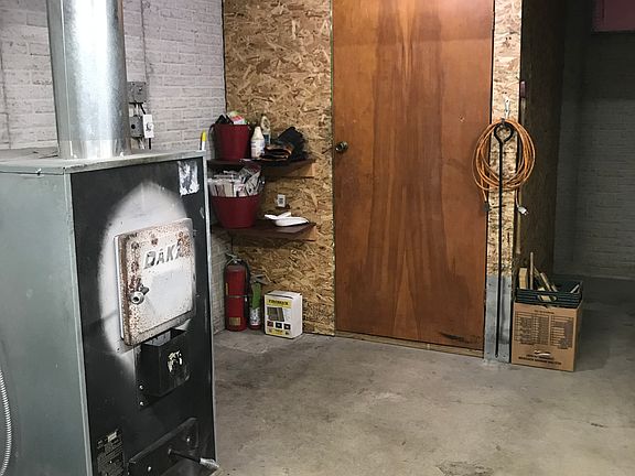 Wood stove & Wood room